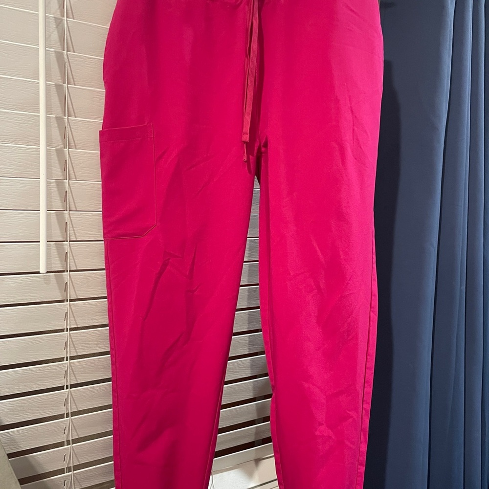 Mandala scrubs 6 pants 2 shirts lot size Large